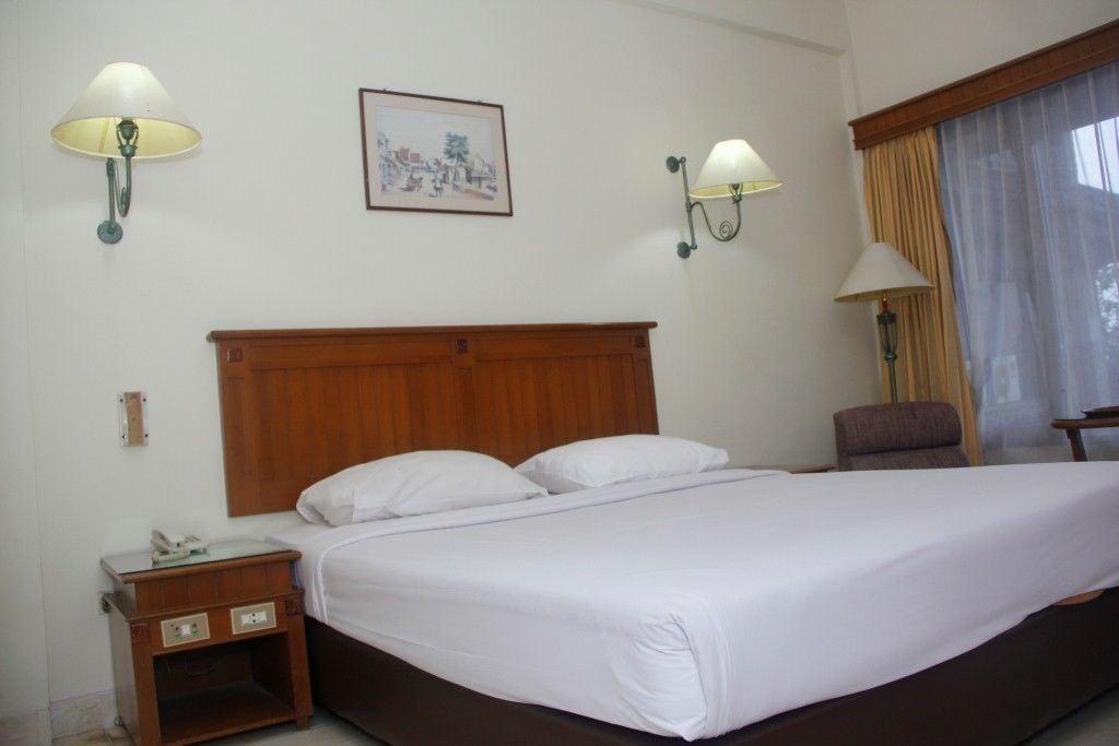 Hotel Parama Пунсак Екстериор снимка