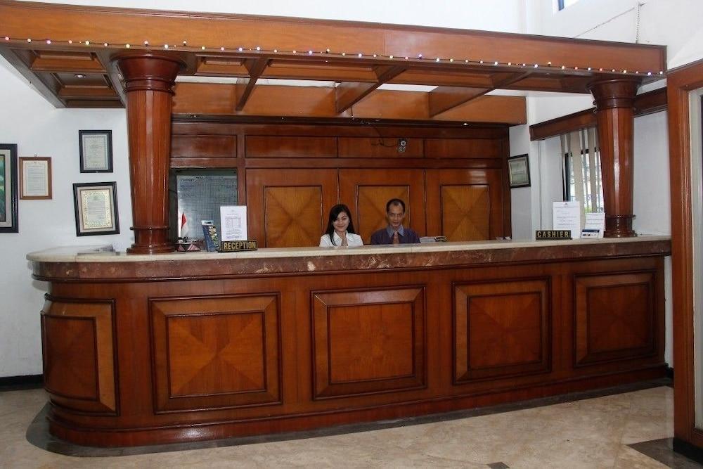 Hotel Parama Пунсак Екстериор снимка