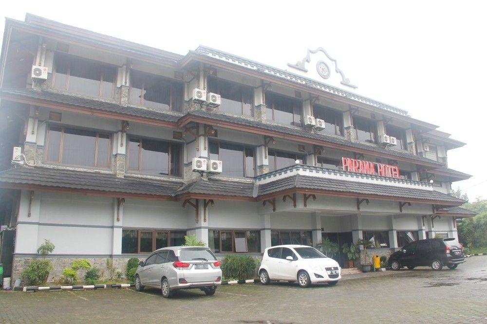 Hotel Parama Пунсак Екстериор снимка