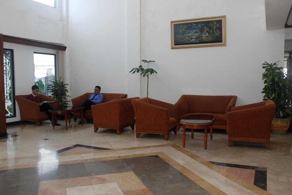 Hotel Parama Пунсак Екстериор снимка