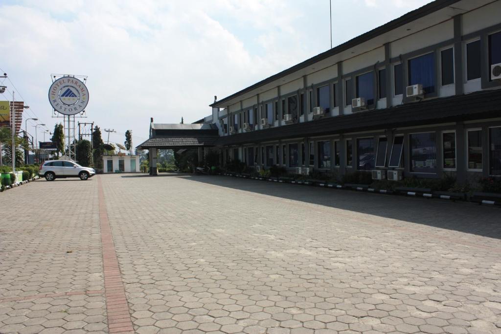 Hotel Parama Пунсак Екстериор снимка